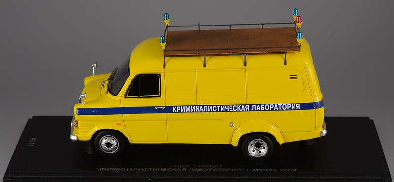     Ford Transit 1974-   .  Spark ,  A011,  1:43.    Spark. # 4 hobbyplus.ru
