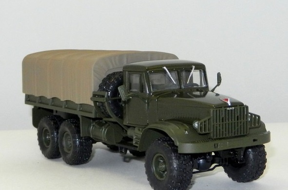Масштабная модель КрАЗ 255Б бортовой с тентом (1979), зеленый, масштаб 1:43. Производитель Наш Автопром. Артикул Н289.з.  # 1 hobbyplus.ru