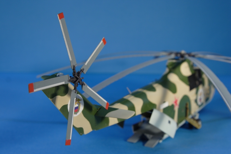 Сборная модель: Российский тяжелый вертолет Ми-26, производство 