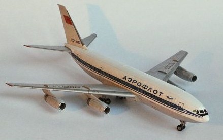 Подарочный набор сборной модели, пассажирского авиалайнера Ил-86, укомплектован клеем, кисточкой и 4 красками. Производства «Звезда» масштаб 1:144, артикул 7001ПН. # 1 hobbyplus.ru