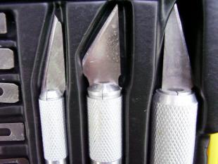 Набор  ножей для моделирования с алюминиевым зажимом, 14 предметов. Артикул 4013. # 1 hobbyplus.ru