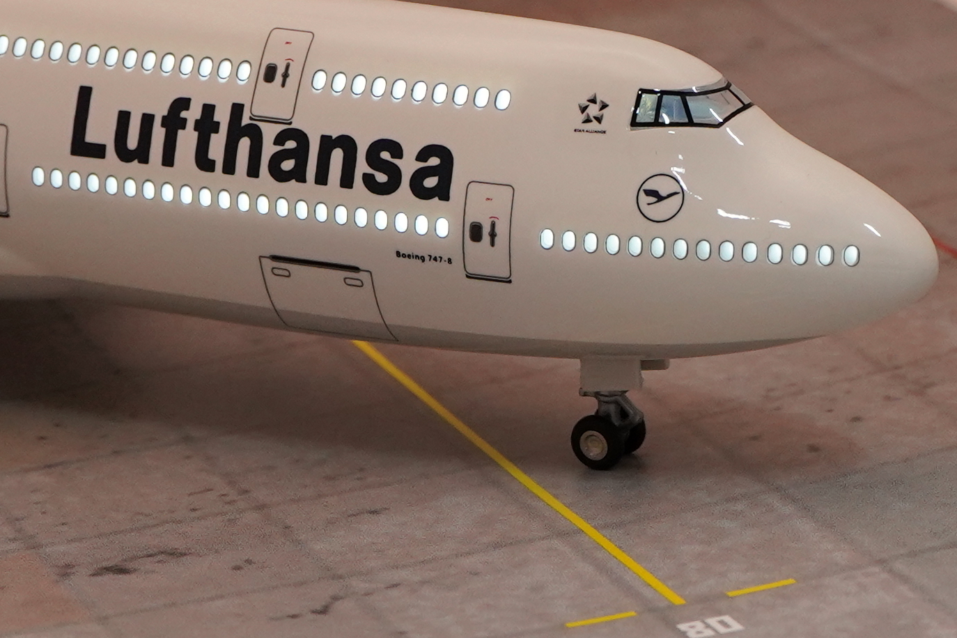       747 8,  Lufthansa. # 5 hobbyplus.ru