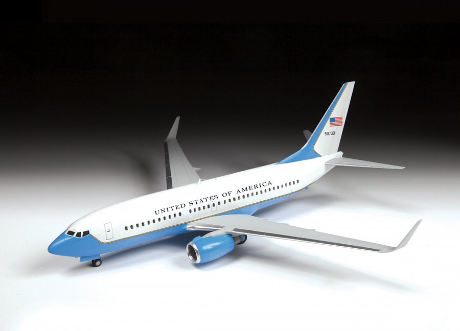 Пассажирский авиалайнер Боинг 737-700 С-40B, масштаб 1:144. # 2 hobbyplus.ru