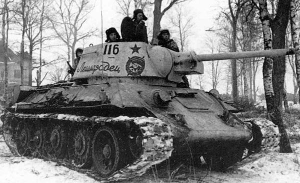 Советский средний танк Т-34/76 (производства начала 1943 года).  ICM Art.: 35365 Масштаб: 1/35 # 34 hobbyplus.ru