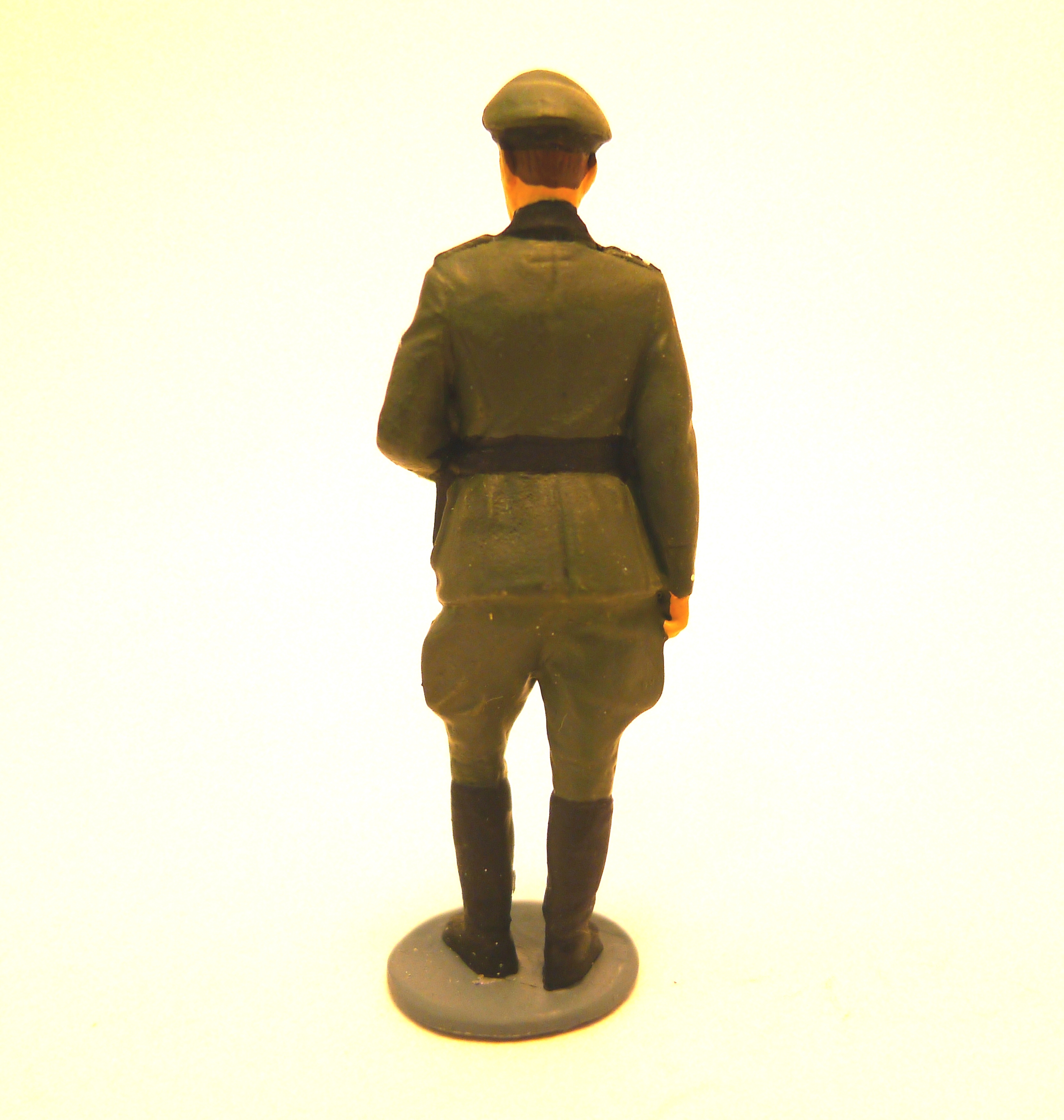 Фигура в масштабе 1:43, немецкий офицер. # 1 hobbyplus.ru