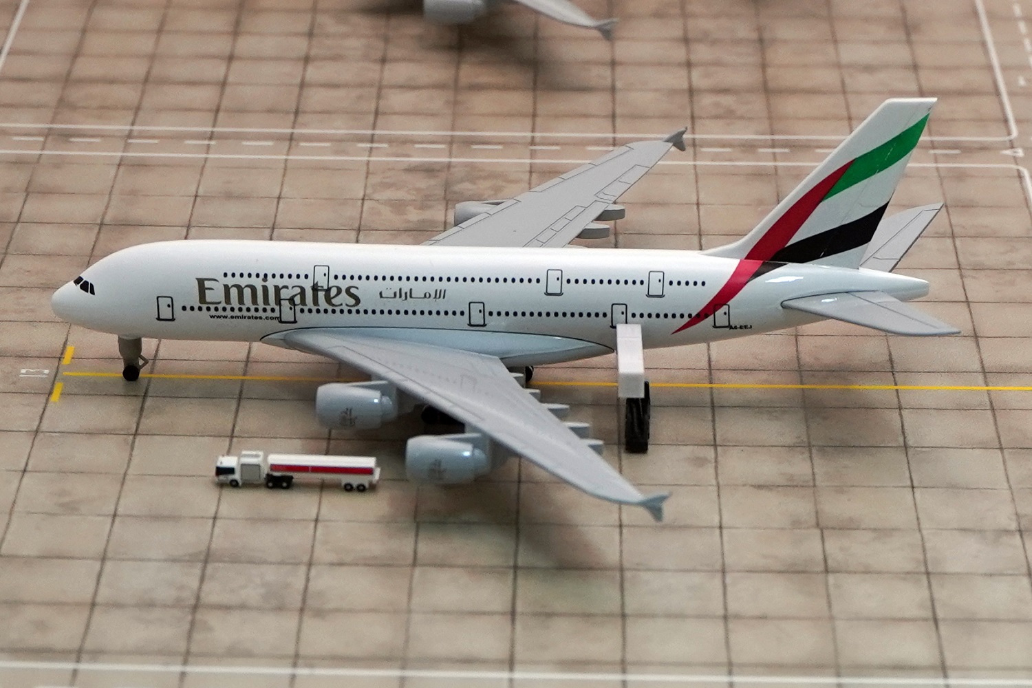   Airbus A380 Emirates. # 1 hobbyplus.ru