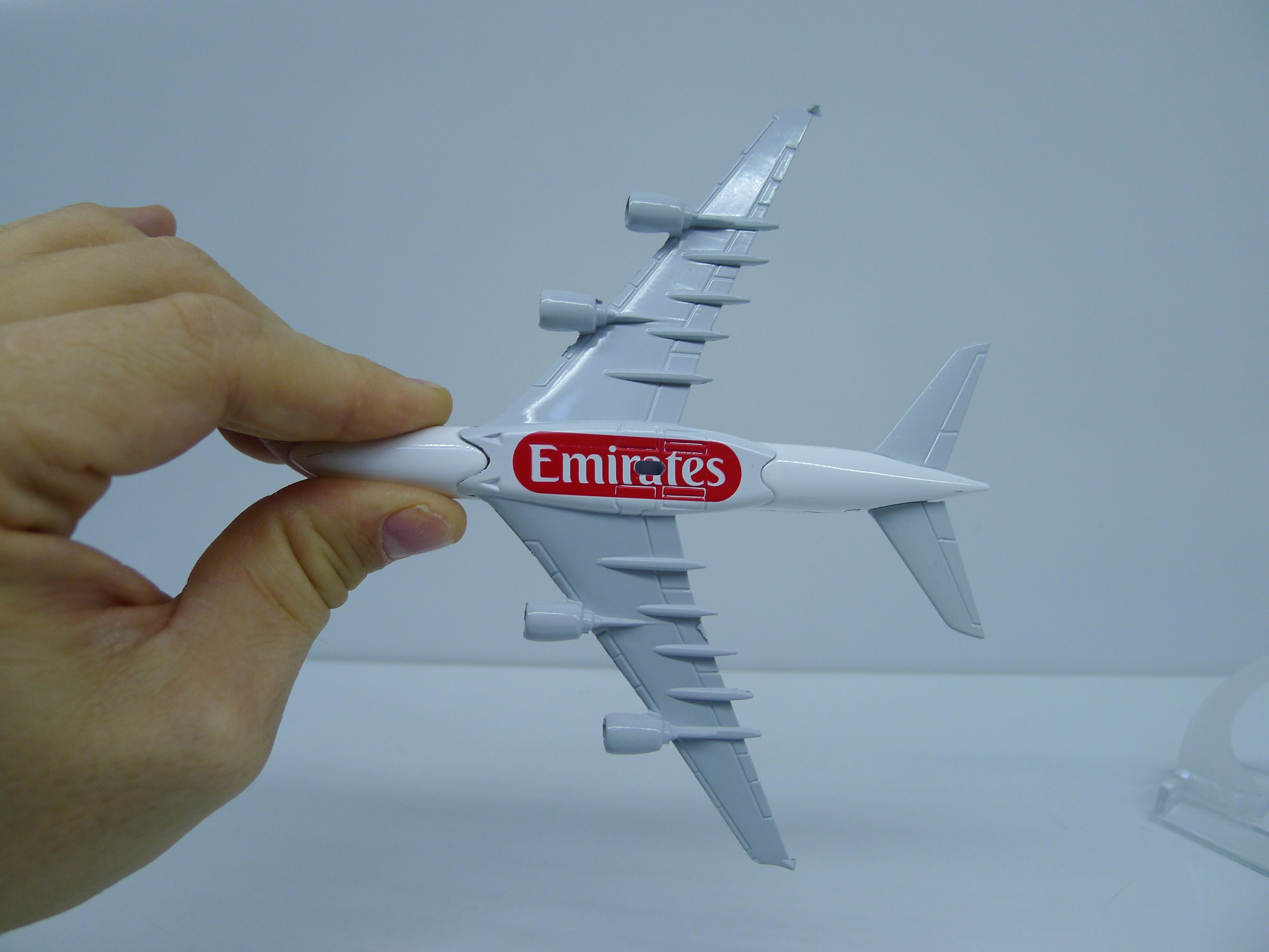     380 Emirates.  15 .  38015. # 5 hobbyplus.ru