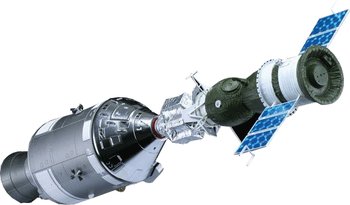    Apollo 18 + Soyuz 19.  D50370.  1:72 # 1 hobbyplus.ru