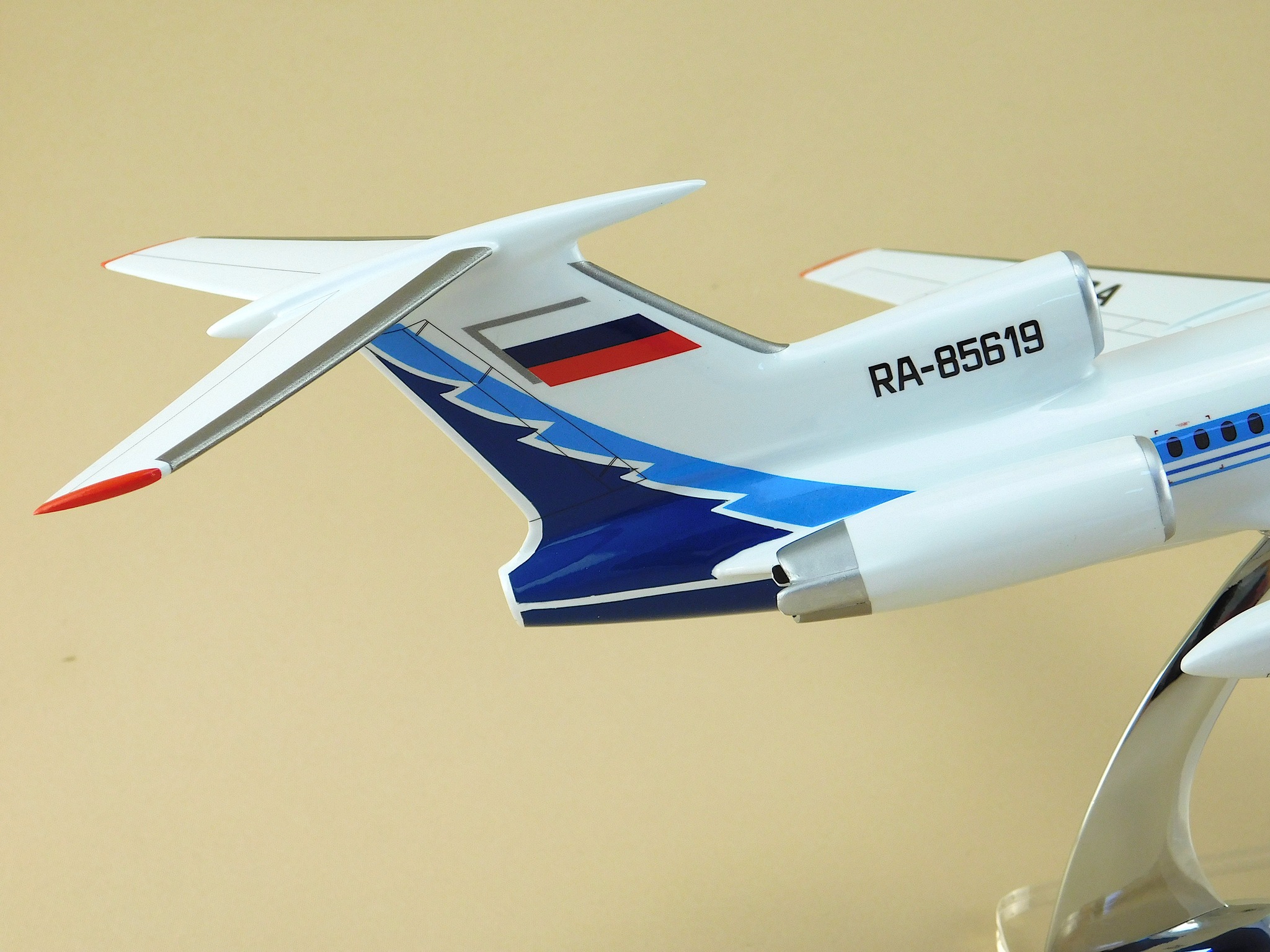 ������ �������� ��-154� (�1:100, ������, RA-85619, ���� ������) # 2 hobbyplus.ru