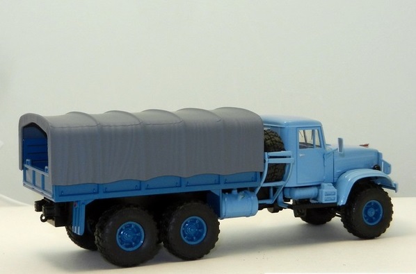 Масштабная модель КрАЗ 255Б1 бортовой с тентом (1969), голубой, масштаб 1:43. Производитель Наш Автопром. Артикул Н288.г. # 3 hobbyplus.ru
