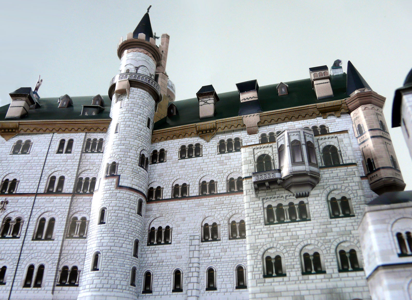 Сборная модель замка Neuschwanstein из высококачественного тонкого ...