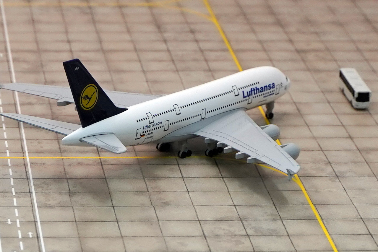   Airbus A380  Lufthansa. # 3 hobbyplus.ru