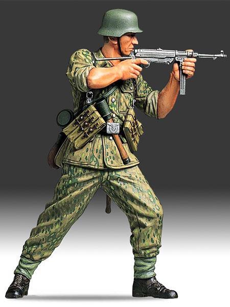 Сборная фигура солдата: WWII German Elite Infantry Man, масштаб: 1/16, производитель TAMIYA, артикул: 36303 # 3 hobbyplus.ru