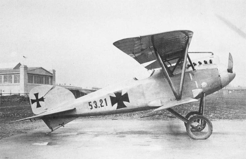 Сборная модель Германский самолет Albatros D.III Oeffag s.53.2., производства RODEN, масштаб 1/72, артикул: Rod022 # 12 hobbyplus.ru