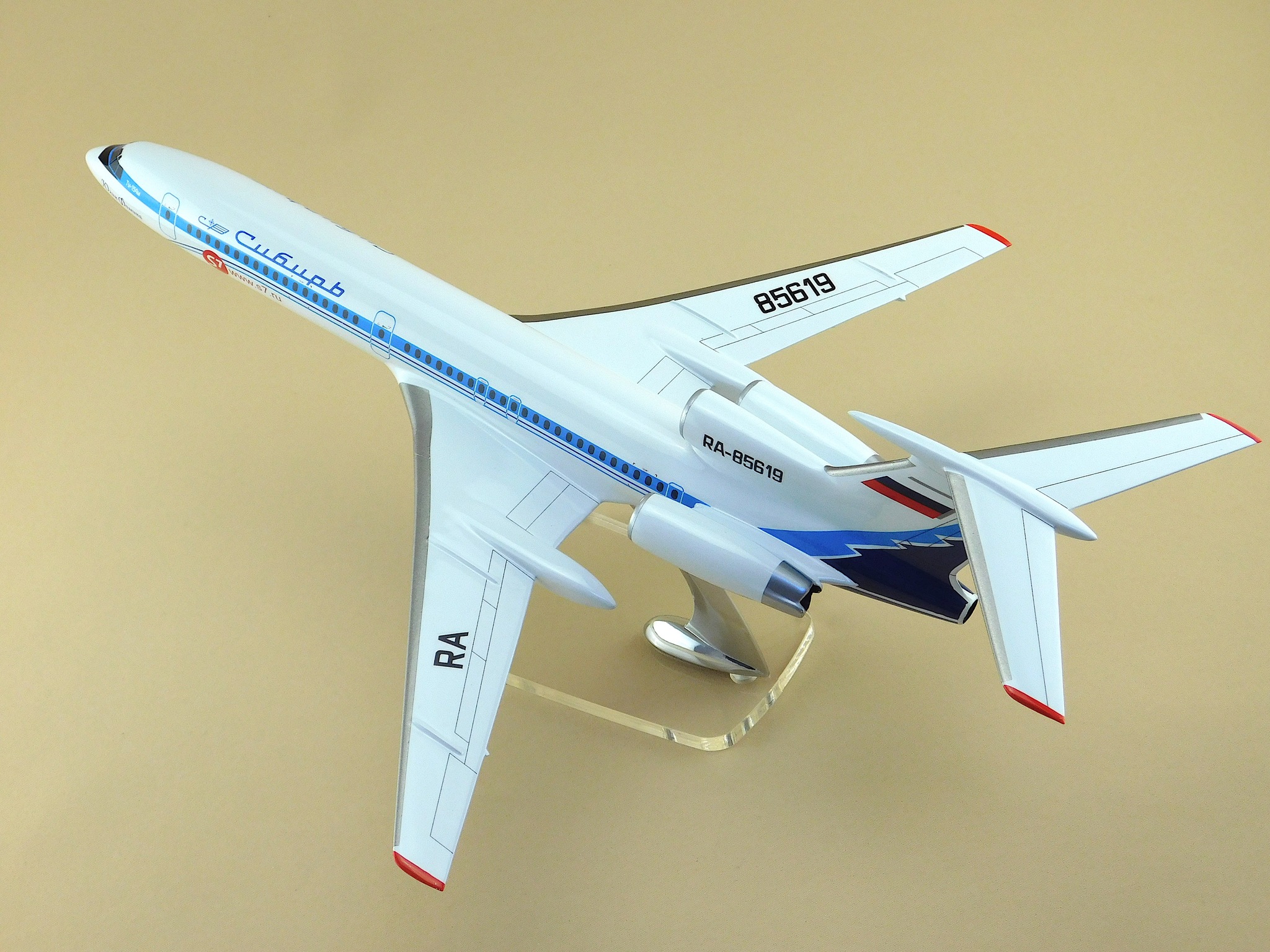 ������ �������� ��-154� (�1:100, ������, RA-85619, ���� ������) # 7 hobbyplus.ru