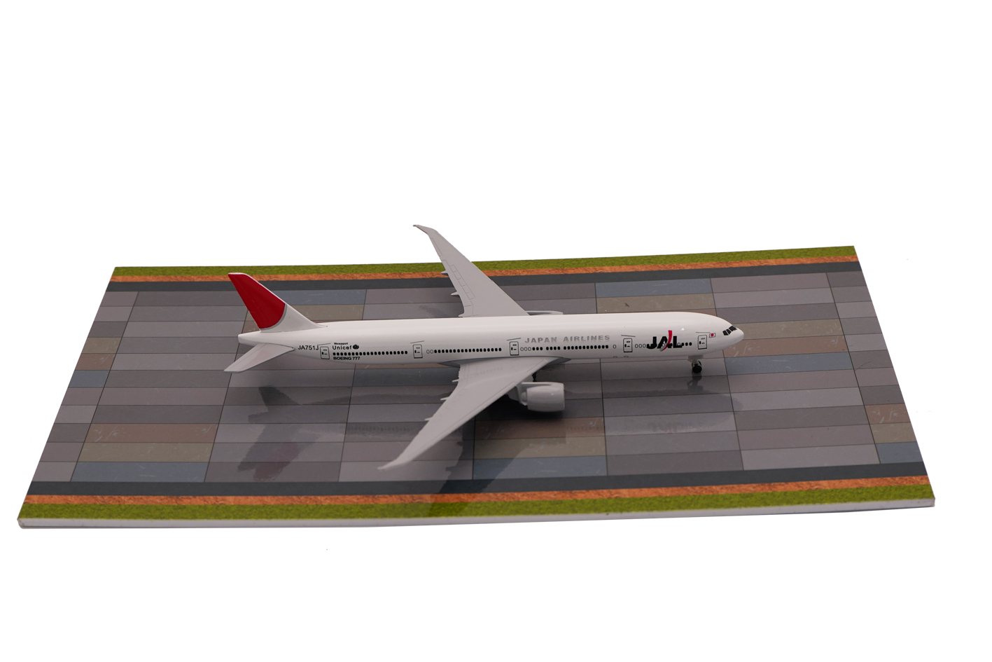     777,  Japan Airlines (JAL) ,  ,  20 .  # 1 hobbyplus.ru