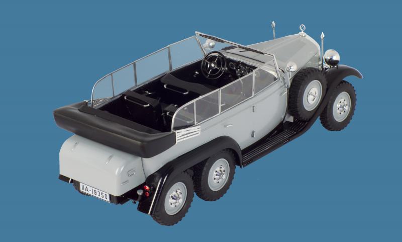 Typ G4 (производства 1935г.), автомобиль германского руководства ІІ МВ  ICM Art.: 24011Масштаб: 1/24 # 7 hobbyplus.ru