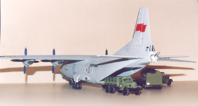 Сборная модель самолета An-12BK, производства RODEN, масштаб 1:72. # 11 hobbyplus.ru