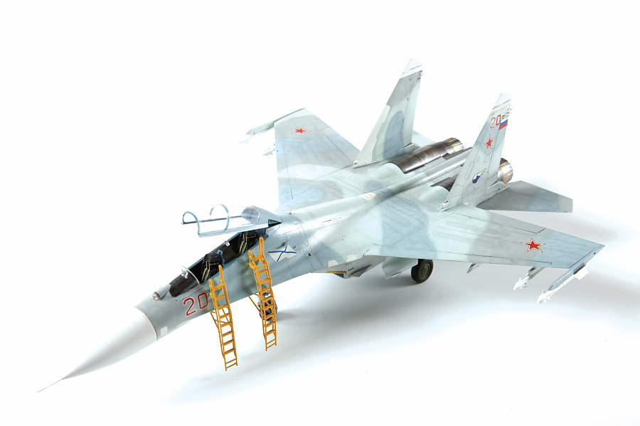 Сборная модель, Российский учебно-боевой самолёт Су-27УБ, масштаб 1:72. # 5 hobbyplus.ru