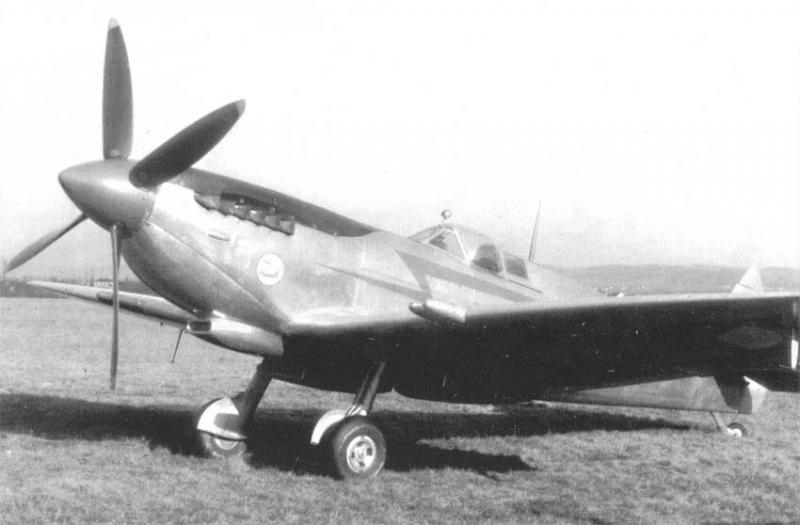 Spitfire LF.IXE с советскими пилотами и техниками ВВС ICM Art.: 48802 Масштаб: 1/48 # 2 hobbyplus.ru