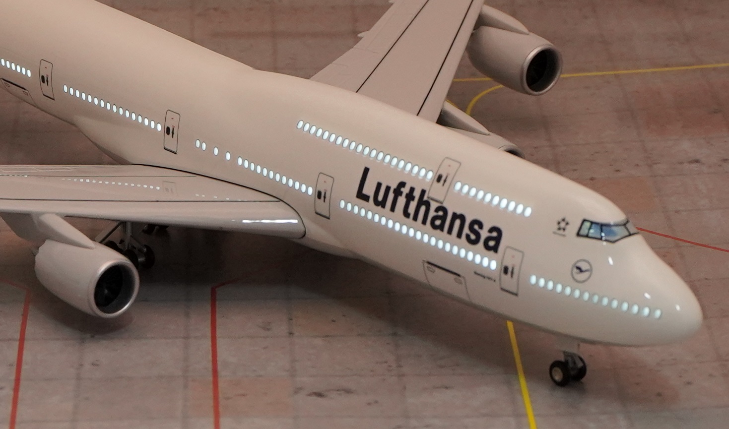       747 8,  Lufthansa. # 2 hobbyplus.ru