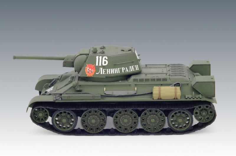 Советский средний танк Т-34/76 (производства начала 1943 года).  ICM Art.: 35365 Масштаб: 1/35 # 30 hobbyplus.ru