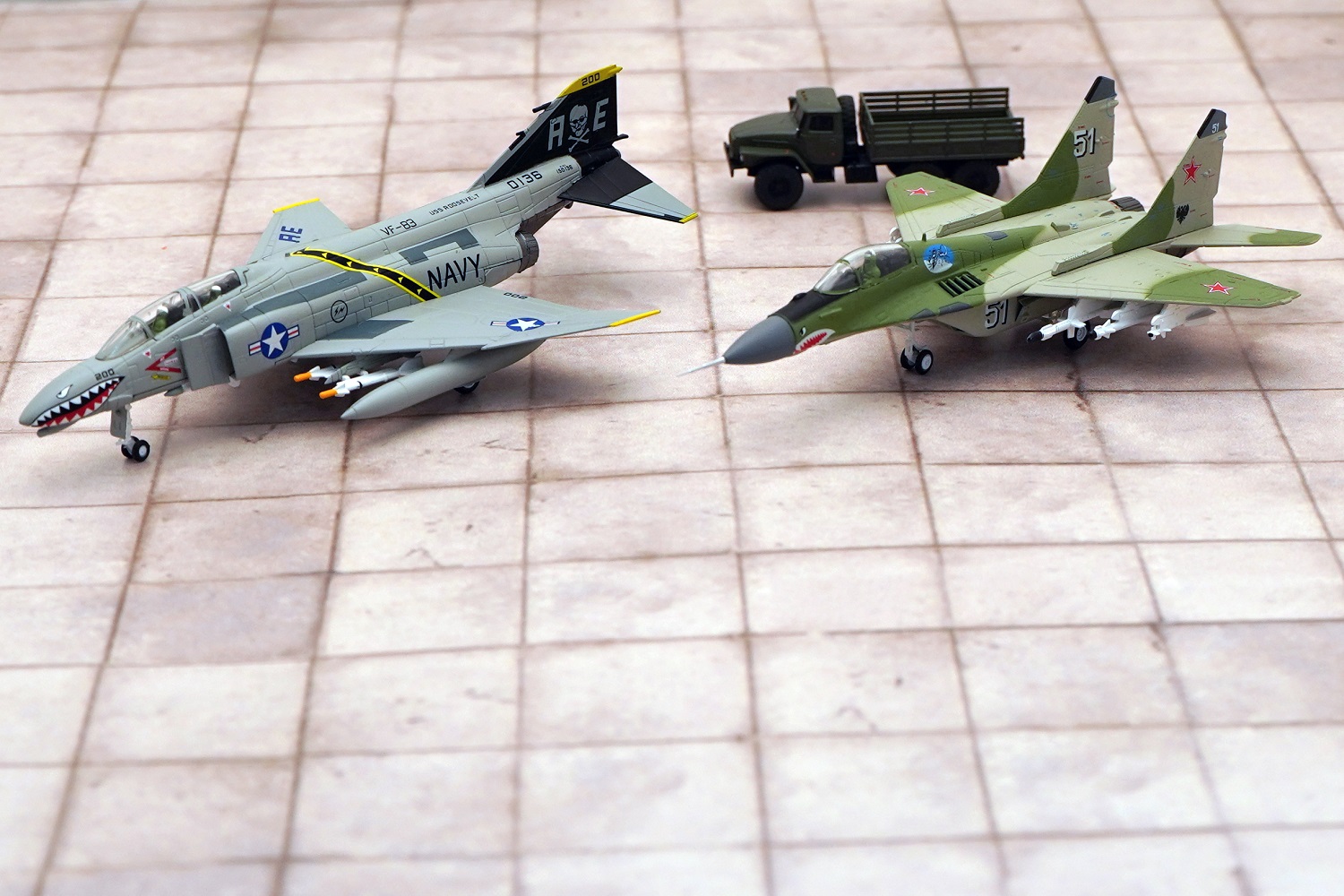  ,   29     F-4C , .  # 9 hobbyplus.ru