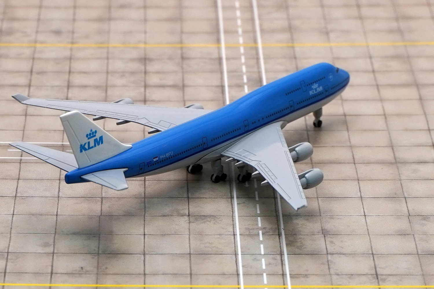    747 KLM,  , 20 ., . # 3 hobbyplus.ru