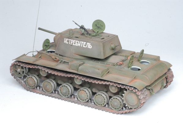 Подарочный набор, тяжелый советский танк КВ-1, укомплектован клеем, кисточкой и 4 красками. Производства «Звезда» масштаб 1:35, артикул 3539ПН. # 3 hobbyplus.ru
