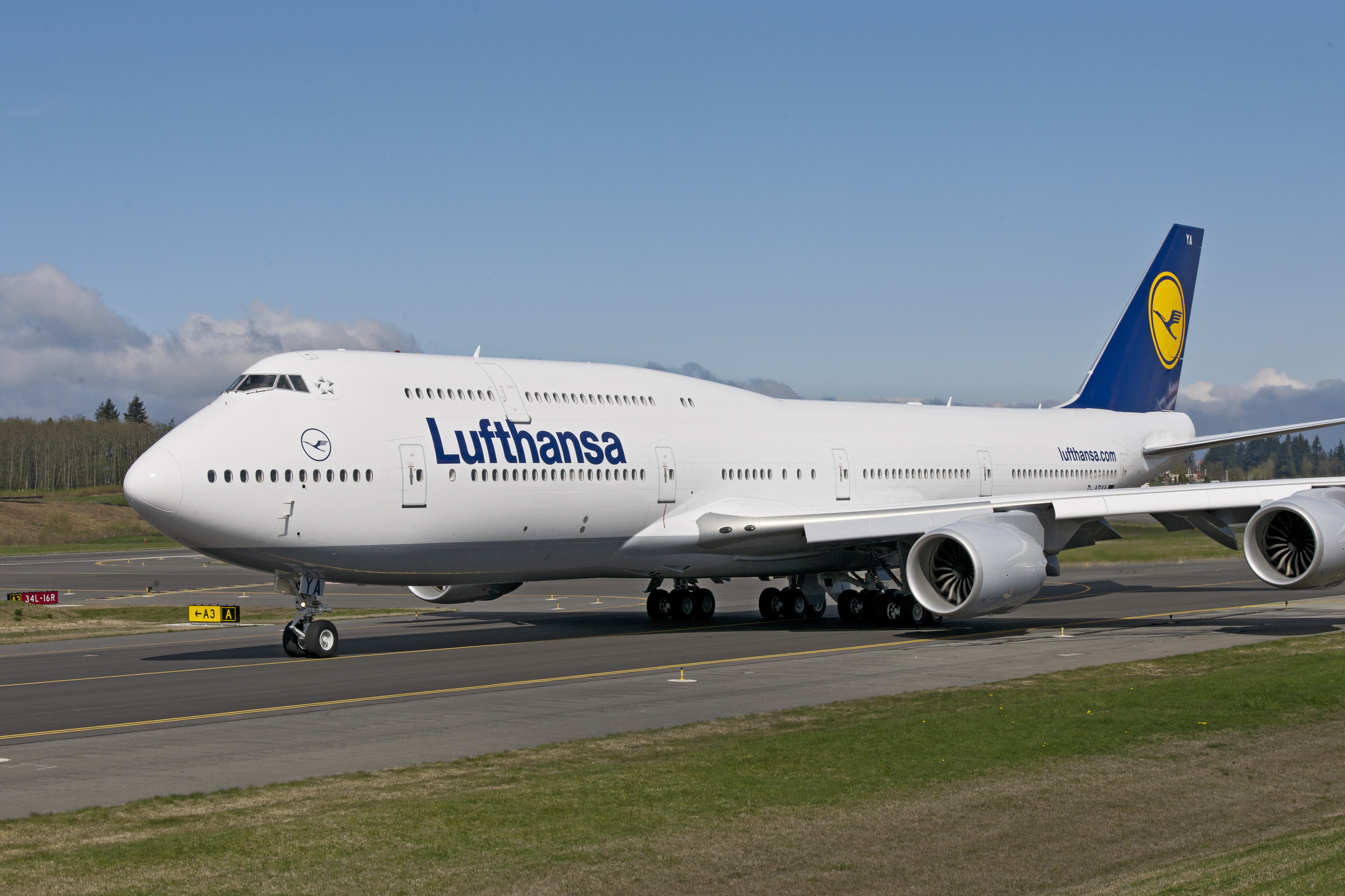       747 8,  Lufthansa. # 23 hobbyplus.ru