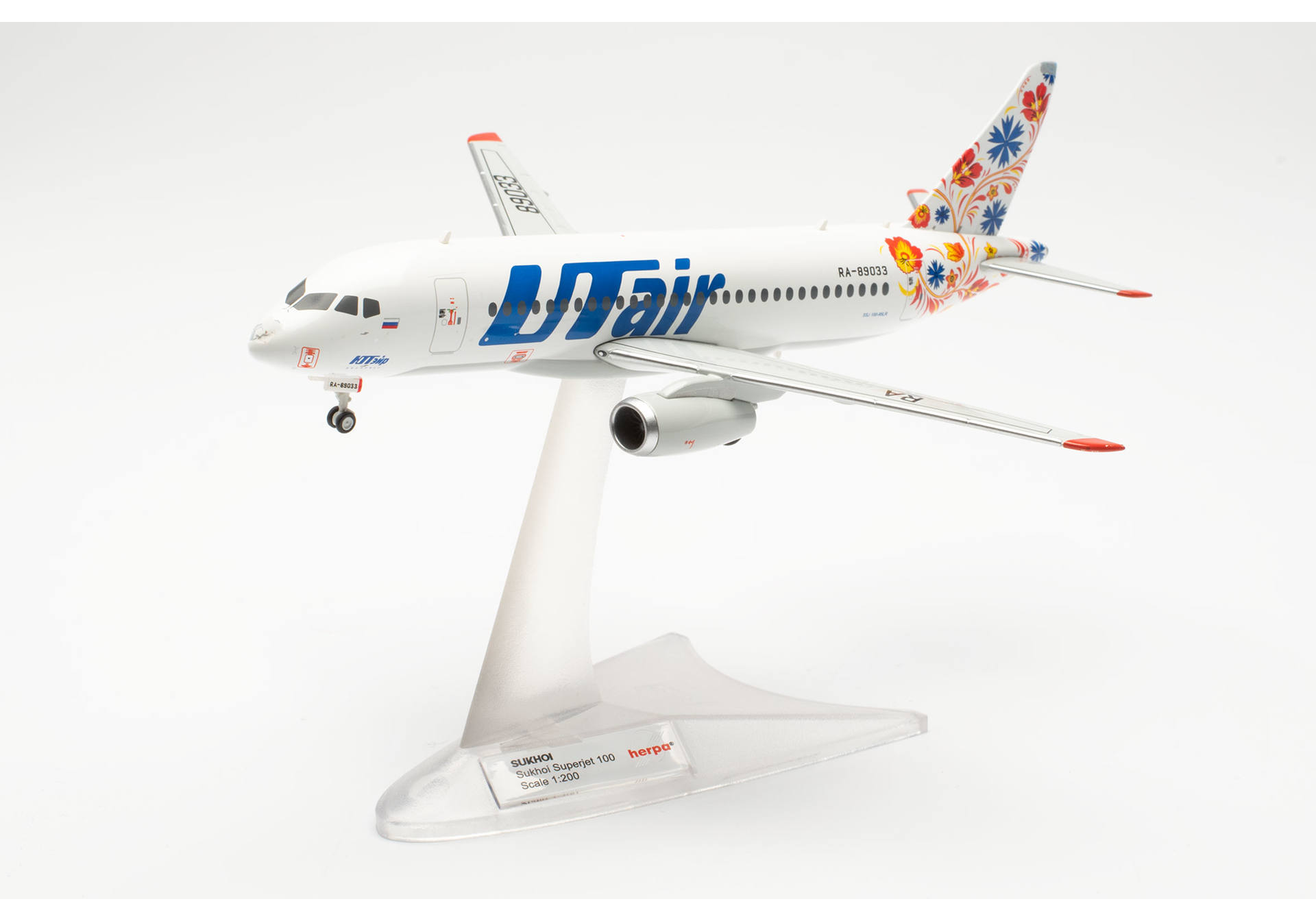 ������ ������� ����� �������� Sukhoi Superjet 100 - RA-89033, 1:200, 572897. # 5 hobbyplus.ru