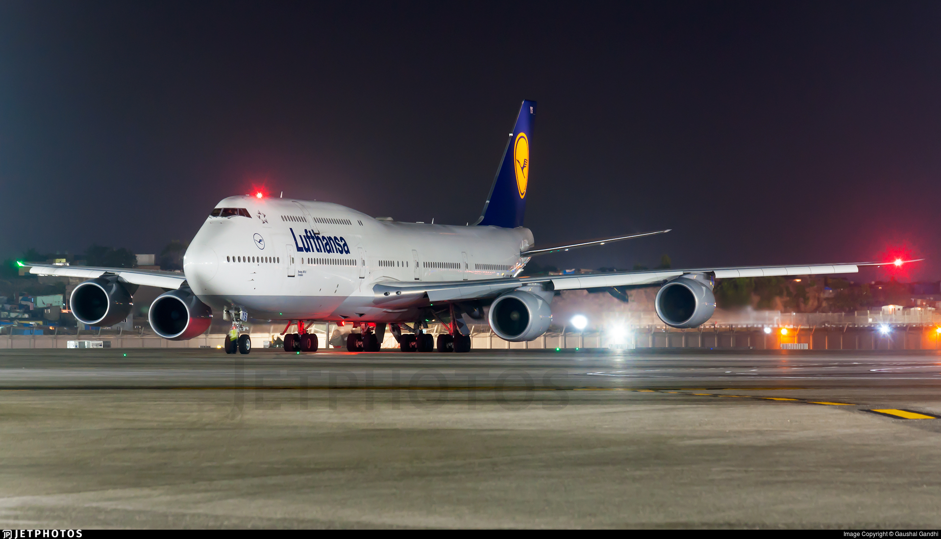       747 8,  Lufthansa. # 21 hobbyplus.ru