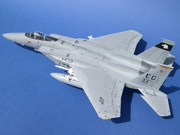 Сборная модель в масштабе 1/48 Истребитель McDONNELL DOUGLAS F-15C EAGLE с 1 фигурой, производитель TAMYIA, артикул: 61029 # 4 hobbyplus.ru