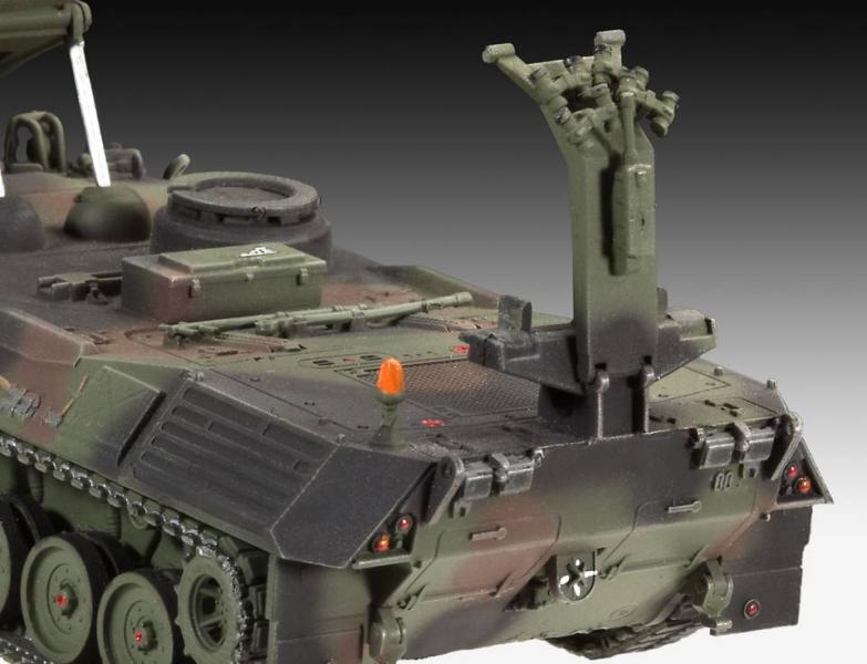 Сборные  модели  мостоукладчика для танков «Бобер» и броневика «Динго», производства REVELL, Германия, масштаб 1:72 # 6 hobbyplus.ru