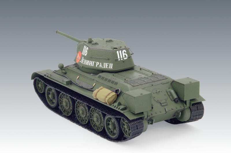 Советский средний танк Т-34/76 (производства начала 1943 года).  ICM Art.: 35365 Масштаб: 1/35 # 31 hobbyplus.ru
