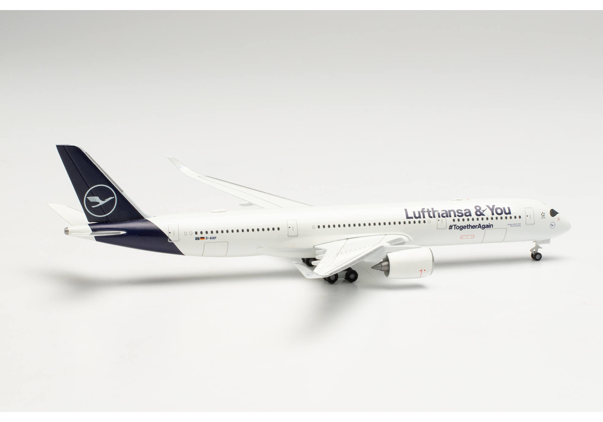   Lufthansa Airbus A350-900 Lufthansa & You  D-AIXP, 1:500 herpa 536066. # 2 hobbyplus.ru