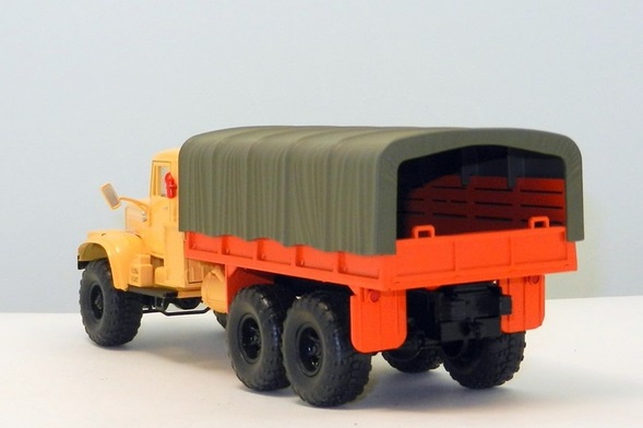 Масштабная модель КрАЗ 255Б бортовой с тентом (1979), оранжевый, масштаб 1:43. Производитель Наш Автопром. Артикул Н289.о.  # 2 hobbyplus.ru