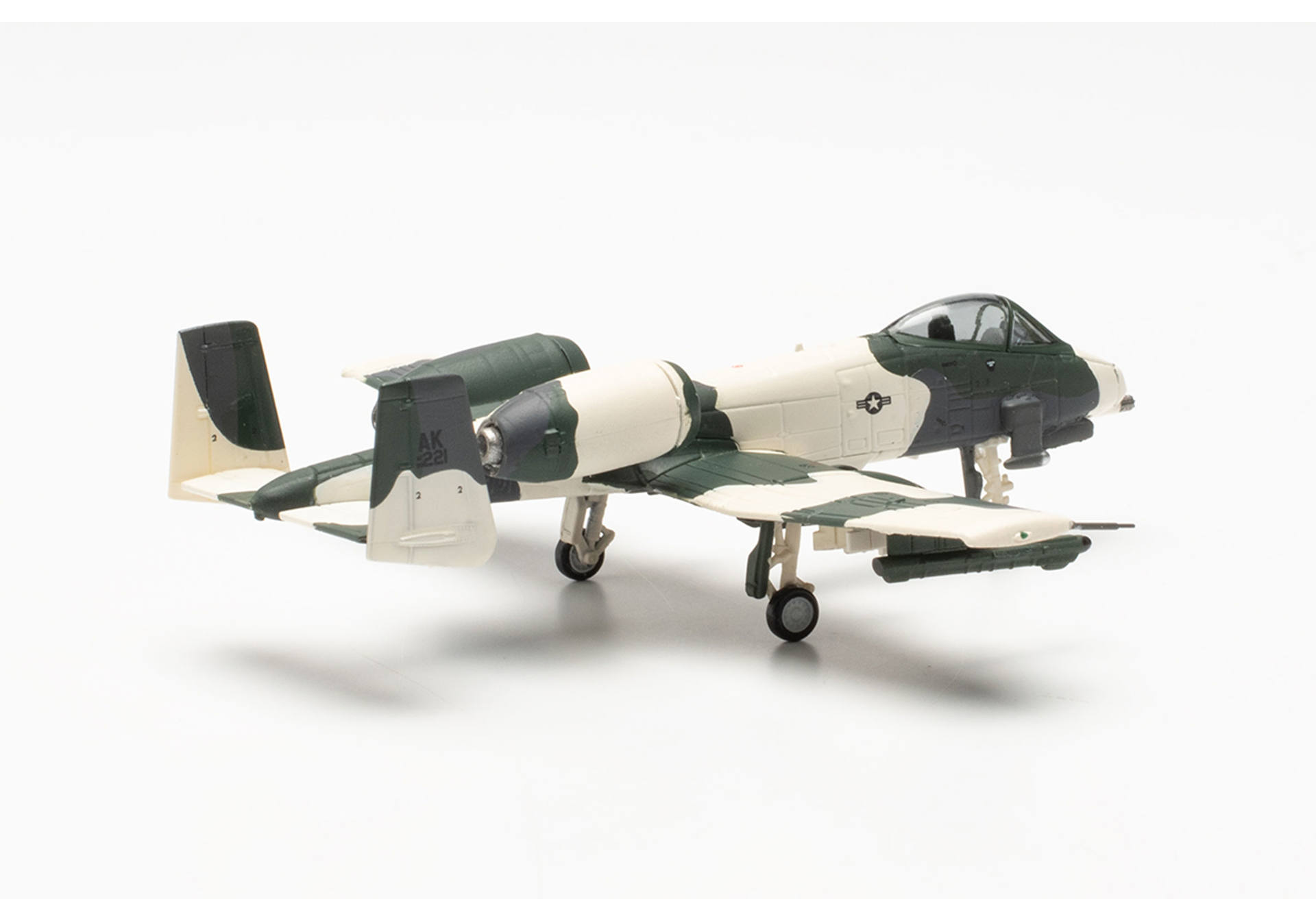 ������ ������� ����������� A-10A Thunderbolt II ��� ���. 1:200 572347. # 2 hobbyplus.ru