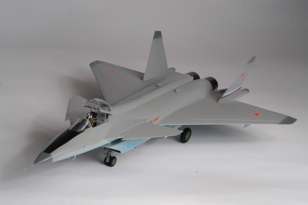 Сборная модель: Российский многофункциональный истребитель нового поколения МиГ 1.44 МФИ, производство 