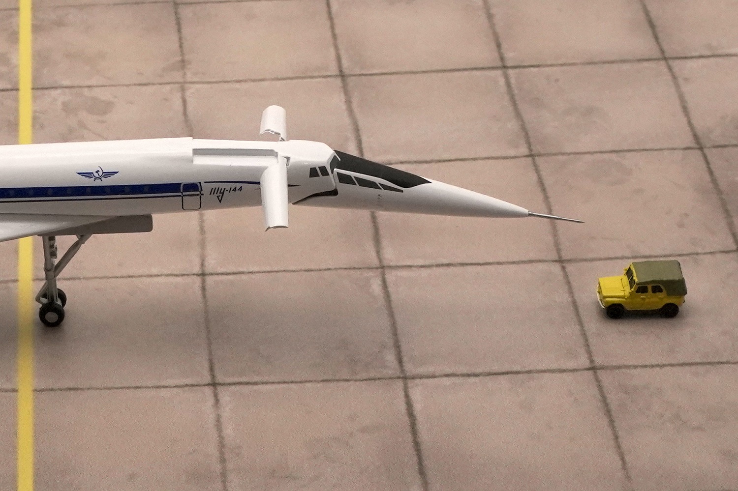 ������ ������� ��-144 ����� 1:200. # 4 hobbyplus.ru