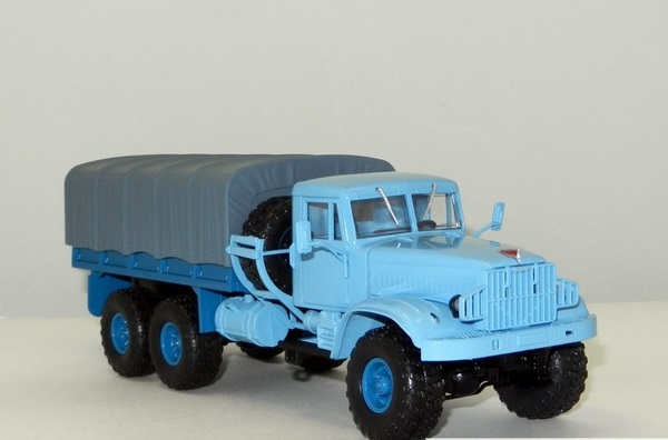 Масштабная модель КрАЗ 255Б1 бортовой с тентом (1969), голубой, масштаб 1:43. Производитель Наш Автопром. Артикул Н288.г. # 1 hobbyplus.ru