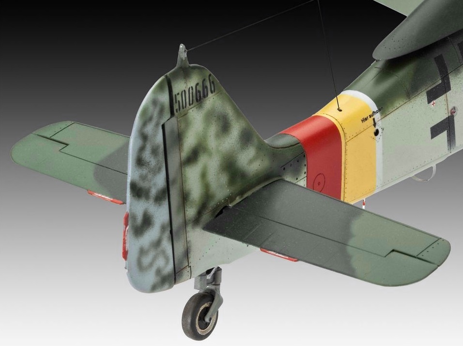 Сборная модель Revell  немецкого истребителя времён Второй Мировой войны Focke Wulf Fw 190 D-9  в масштабе 1:48. # 3 hobbyplus.ru
