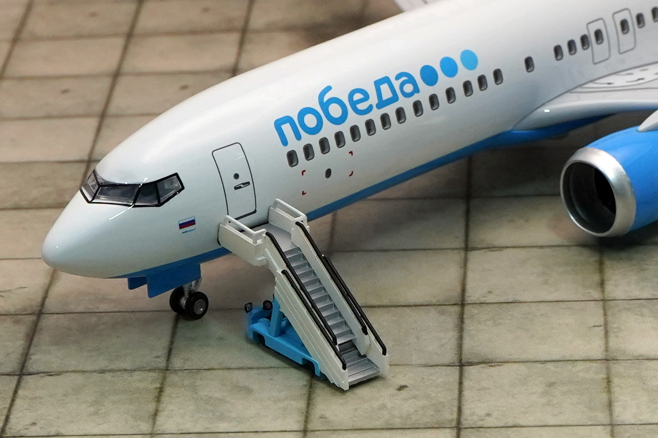    737-800  .  47 .  # 11 hobbyplus.ru