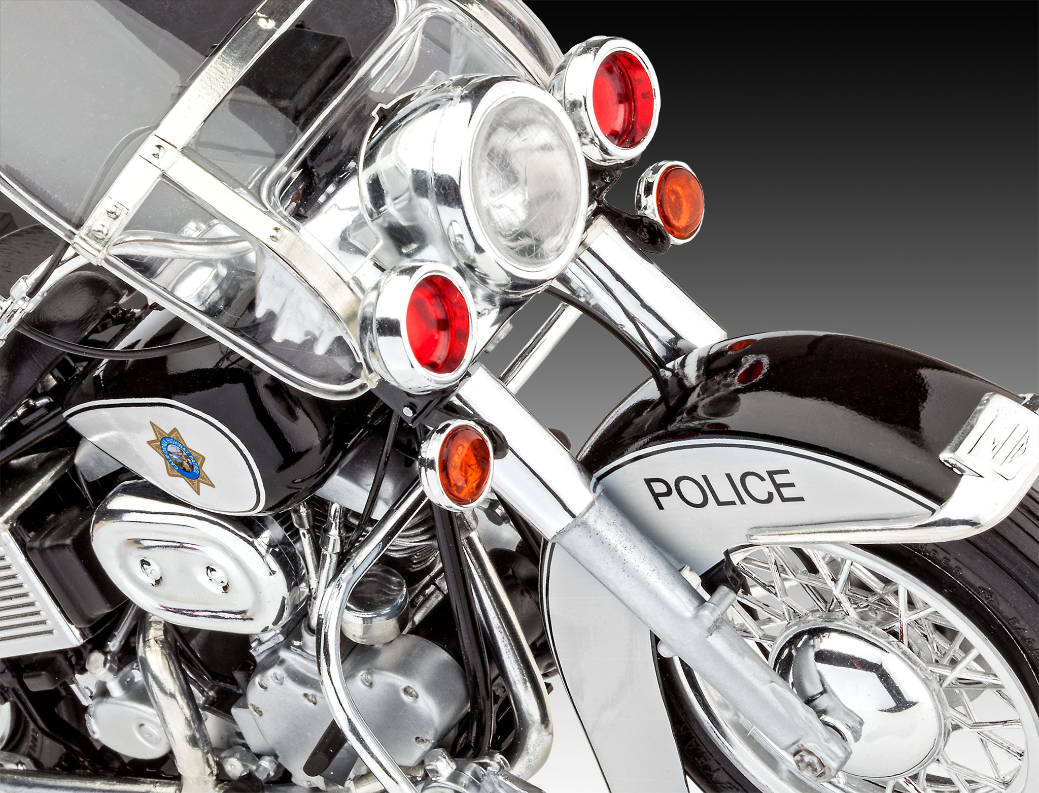 07915 Revell 1:8 Полицейский мотоцикл США # 2 hobbyplus.ru