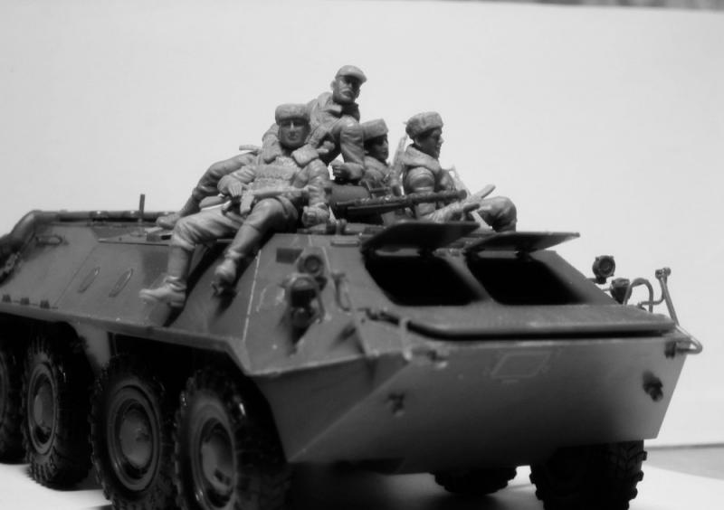 Советские десантники на бронетехнике (1979-1991), (4 фигуры), ICM Art.: 35637 Масштаб: 1/35 # 4 hobbyplus.ru