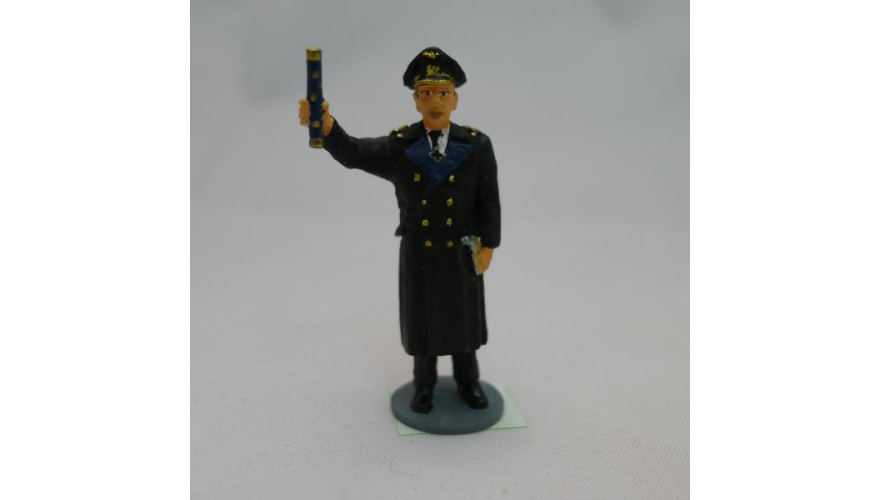 Фигура немецкого адмирала Дёница , третий рейх масштаб 1:43. Олово ручная работа. 