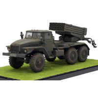 Коллекционные модели военных автомобилей.