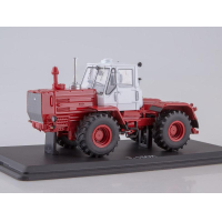 Масштабная модель Трактор Т-150К (серо-красный), масштаб: 1/43, производитель SSM, артикул: SSM8011