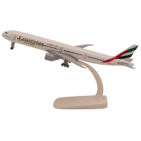 Модель металлического самолета Боинг 777, авиакомпании Emirates, на шасси, длина 20 см.