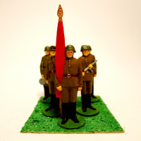 Набор из пяти оловянных покрашенных солдатиков, Советская армия. 